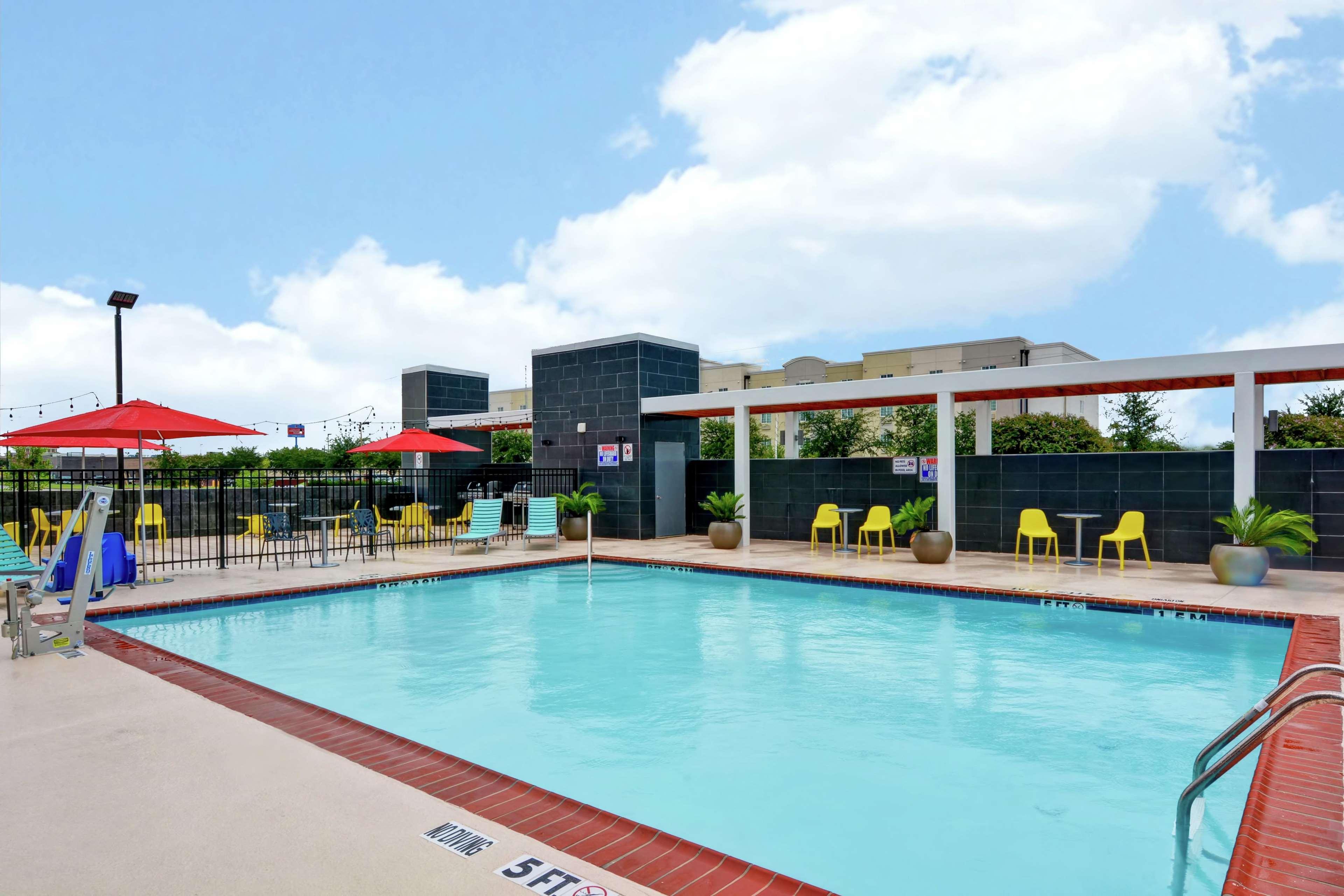Home2 Suites By Hilton La Porte Esterno foto